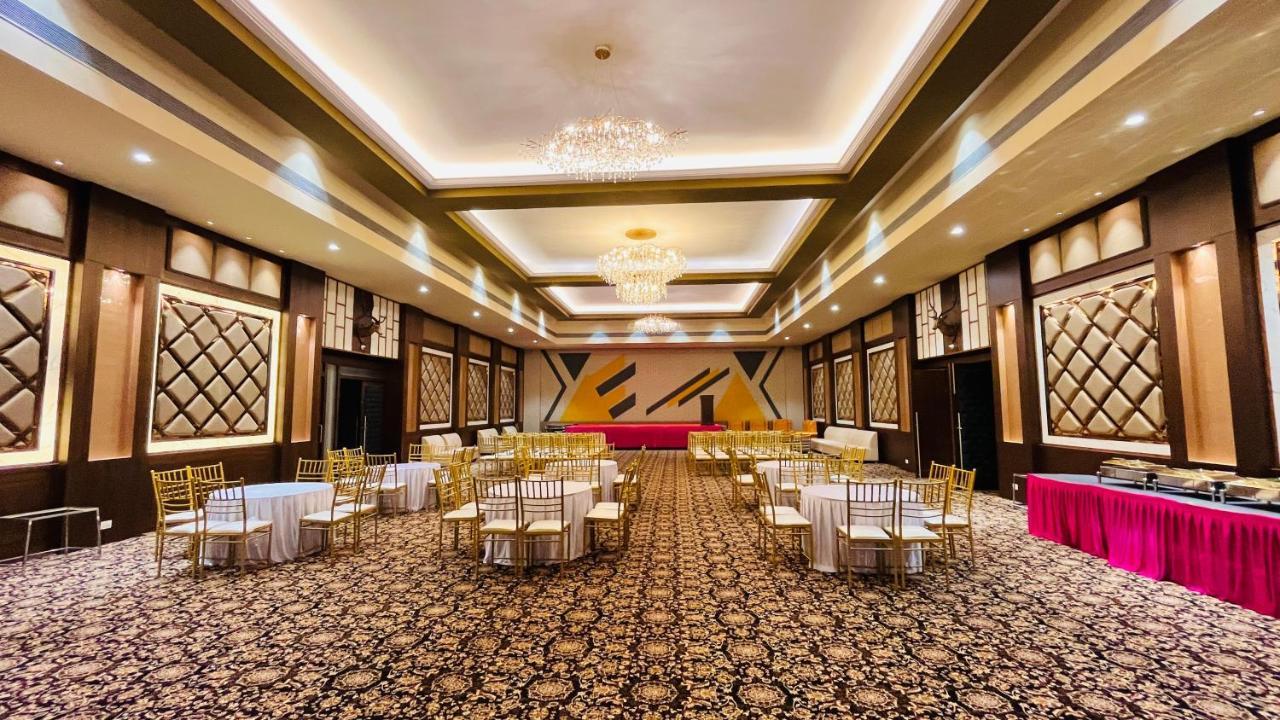 Sargawa The Palace Resort Ambikapur Extérieur photo